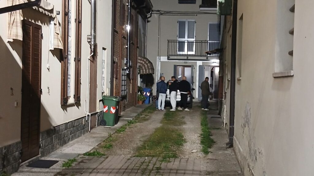 Coppia di anziani trovati morti in casa a Mirandola