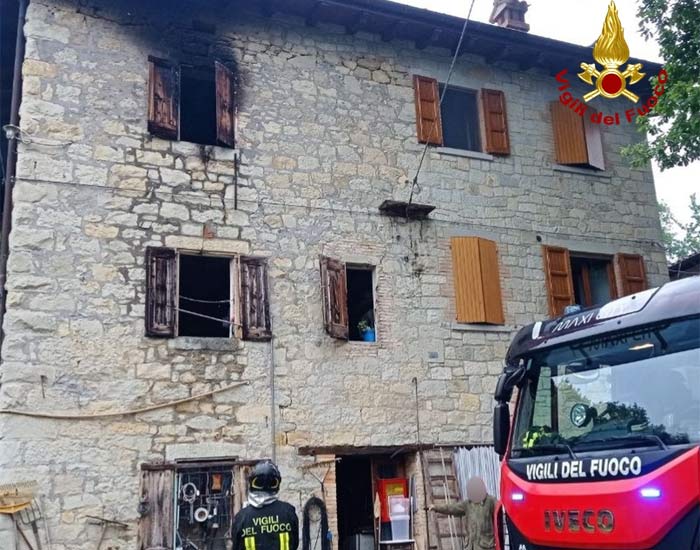 Incendio in abitazione nel pomeriggio a Pavullo