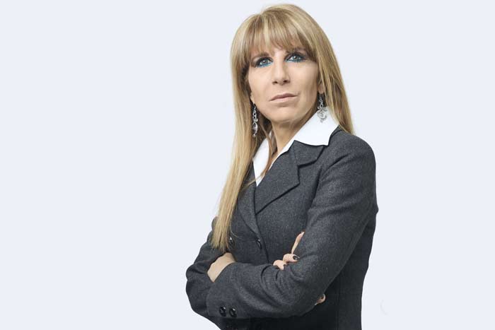 Confesercenti Modena lancia l’appello ai cittadini e scende nelle piazze: “Una firma per non spegnere il commercio e mantenere vive le città”