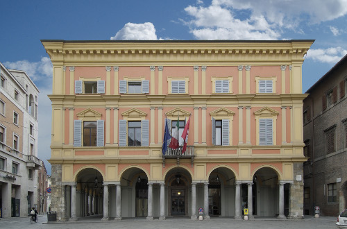 Palazzo Gotico apre le sue porte ai cittadini e ai turisti: al via le visite guidate regolari del Salone Monumentale