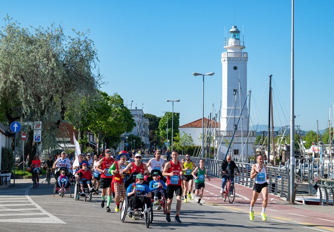 Rimini Marathon 2026: dal 17 al 19 aprile la citt&agrave; torna capitale dello sport
